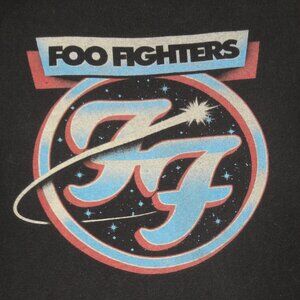 FOO FIGHTERS STARS LOGO BLACK LARGE T-SHIRT L197 (HOLE C PICS)